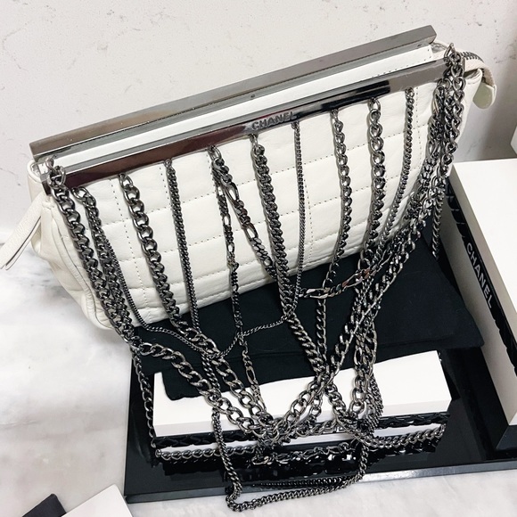 Authentic CHANEL 🦄🦄 Limited Edition RARE Multi Chain White Bag / Clutch - Picture 14 of 16